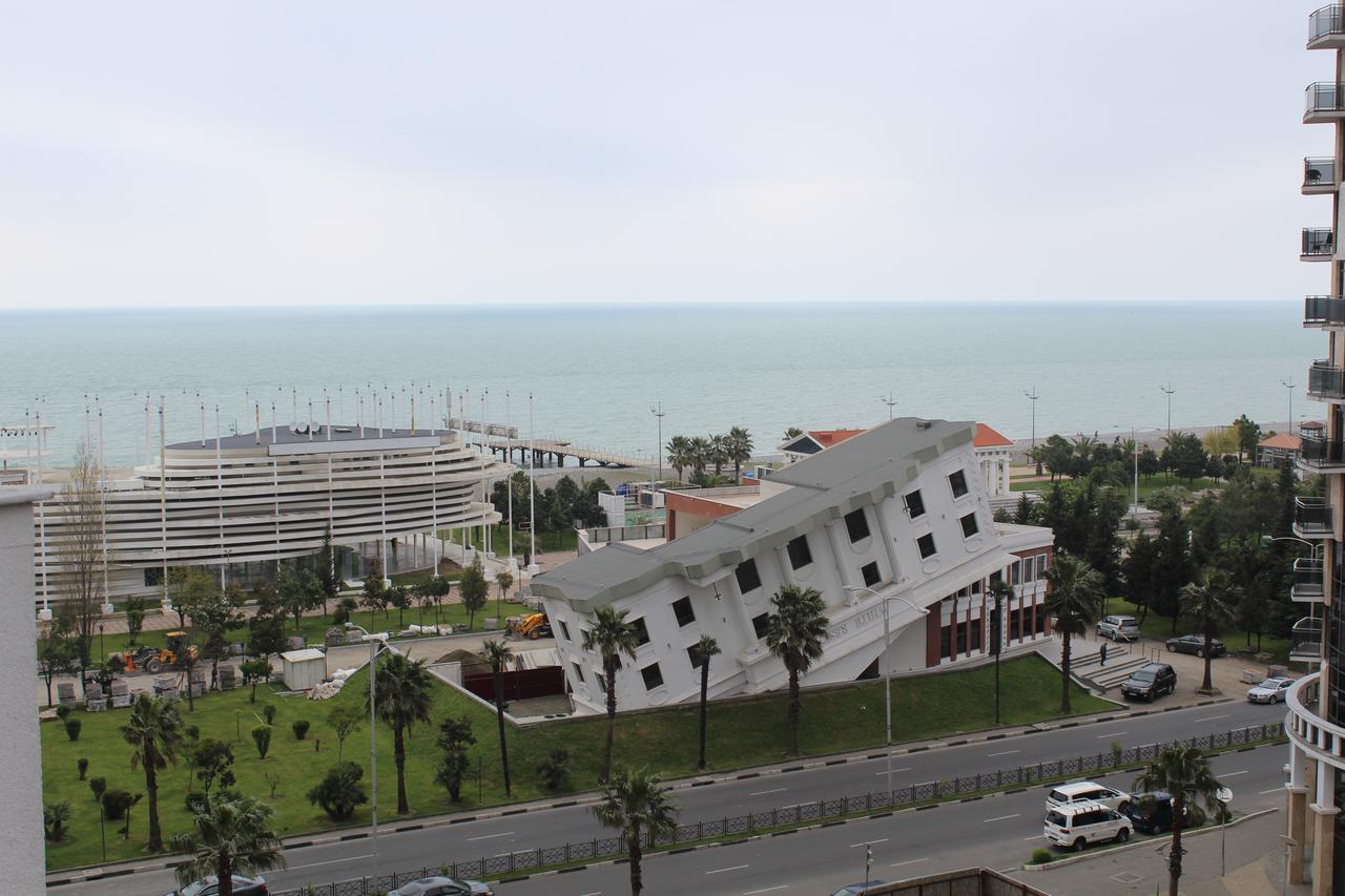 J.R Apartment In The Sea Batumi Exterior photo